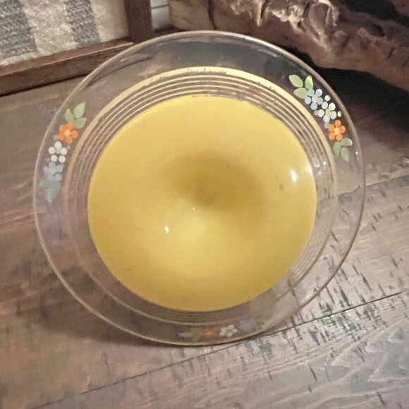 Vintage Westmoreland Yellow Glass Serving Tray Floral Design & Handle - Picture 6 of 9